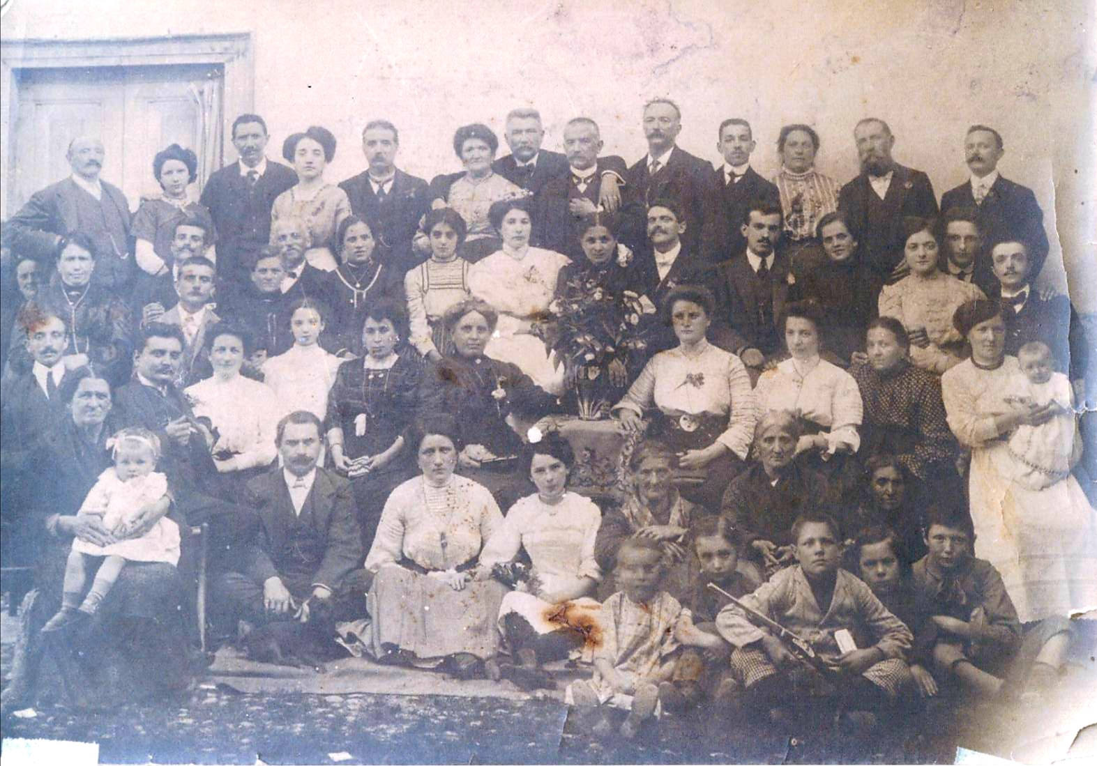 Famiglia Savoldi, Nembro 1911